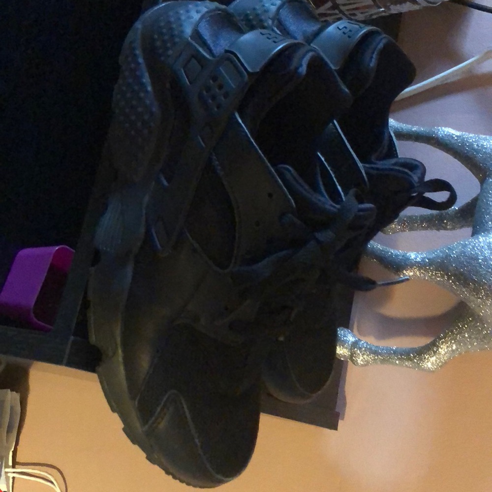 Black Nike’s